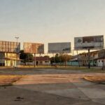Praça em Porto Velho com outdoors de campanha eleitoral vazios