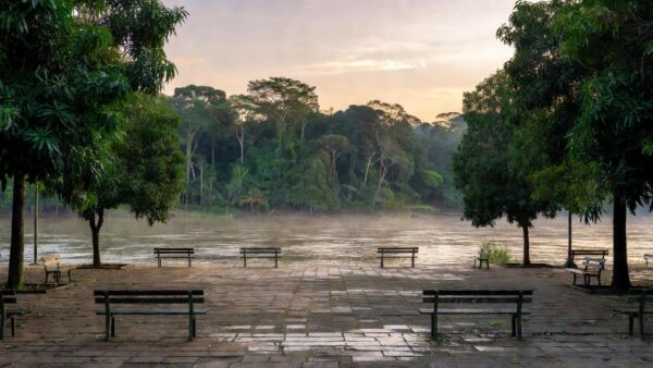Praça em Porto Velho representando articulações políticas para eleições 2026 em Rondônia