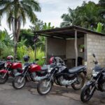 Ponto de apoio para motoboys em Porto Velho com motocicletas estacionadas