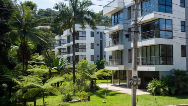 Medidores de energia em condomínio de luxo em Ji-Paraná