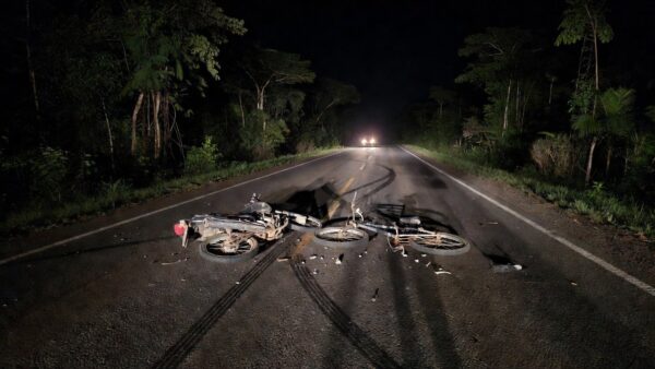 Acidente entre moto e bicicleta na BR-174 em Vilhena, Rondônia