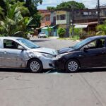 Colisão entre dois veículos de aplicativos em Porto Velho