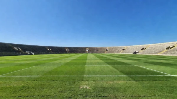 Estádio de futebol em Vilhena simbolizando retorno do clube à Série B rondoniense