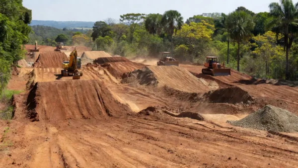 Pista de motocross em Vilhena sendo reformada