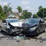 Colisão frontal de veículos na Avenida Cujubim em Porto Velho