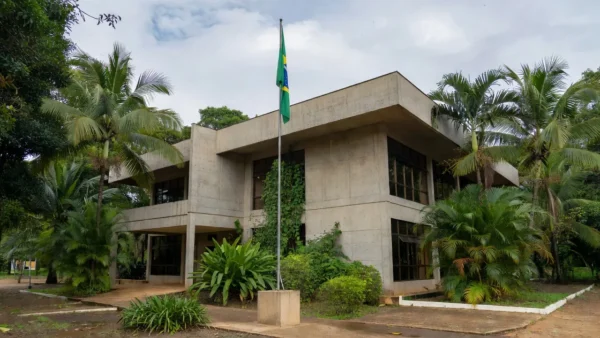 Fachada do tribunal de justiça em Cujubim, Rondônia