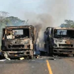 Colisão de caminhões carbonizados na BR-364 em Itapuã do Oeste