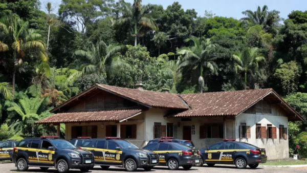Viaturas da Polícia Federal em operação em Porto Velho