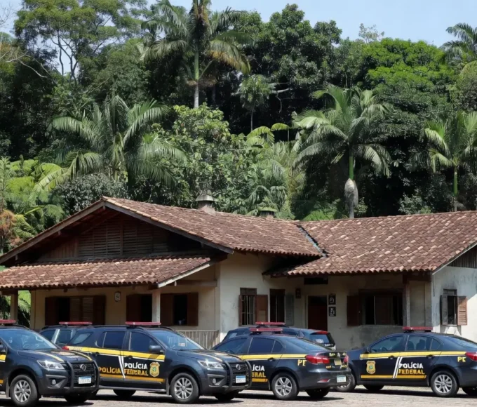 Viaturas da Polícia Federal em operação em Porto Velho