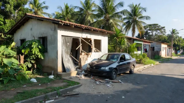 Casa residencial em Porto Velho danificada por carro colidido na fachada