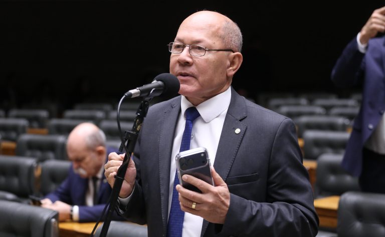 Coronel Chrisóstomo propõe desoneração de fertilizantes para agricultura familiar em Rondônia
