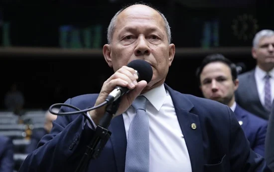 Deputado Coronel Chrisóstomo avança com projeto que permite bloquear bens de golpistas pela internet