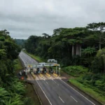 Praça de pedágio na BR-364 em Rondônia com paisagem amazônica