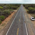 Rodovia BR-364 com veículo parado sem socorro