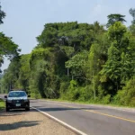 Viatura da PRF em rodovia de Rondônia durante operação de trânsito