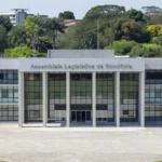 Vista da Assembleia Legislativa de Rondônia em Porto Velho sob luz natural