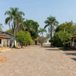 Praça em Rolim de Moura, Rondônia, representando apoio político local