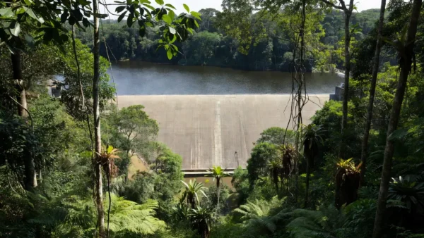 Barragem Santa Cruz em Ariquemes, Rondônia, com risco de rompimento