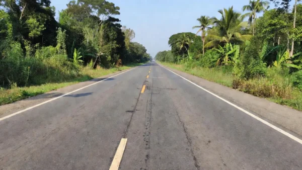 Rodovia BR-364 em Jaru, Rondônia, local de acidente com morte