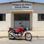 Diante da infração e do crime de trânsito previsto no Código de Trânsito Brasileiro, a equipe lavrou o registro policial contra o proprietário do veículo