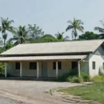 Unidade de saúde pública em Rondônia com luz natural, simbolizando prioridade na saúde