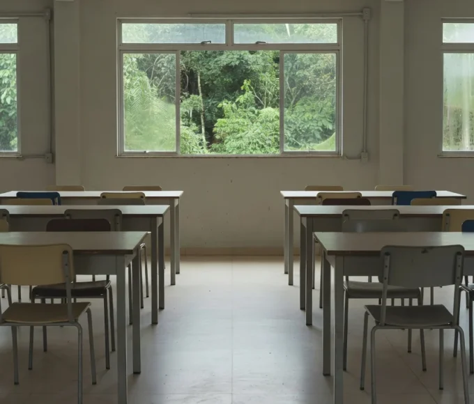 Sala de reuniões vazia em prédio público em Porto Velho, Rondônia